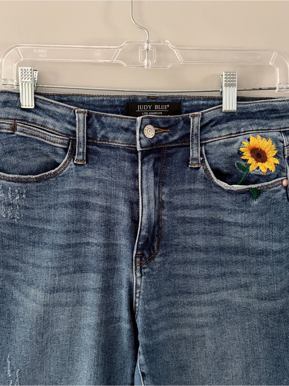 Judy Blue Relaxed Fit Jeans Sunflower Embroidered Raw Hem Stretch Size 5/27 - Picture 6 of 7